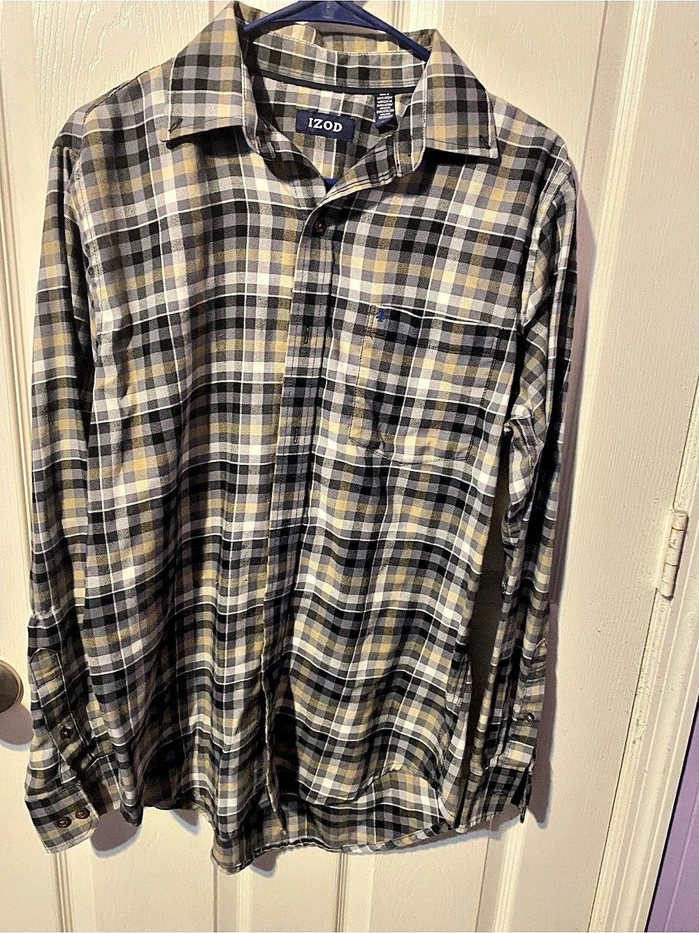 IZOD Plaid Button Down Shirt in Gray & Black Like New